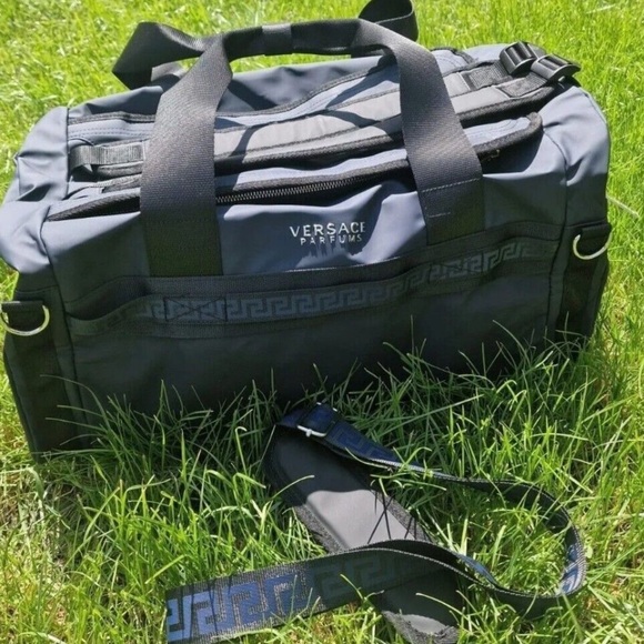 VERSACE PERFUME NEW DUFFLE BAG CONVERTIBLE TO BACKPACK BLACK AND BLUE - Picture 10 of 12